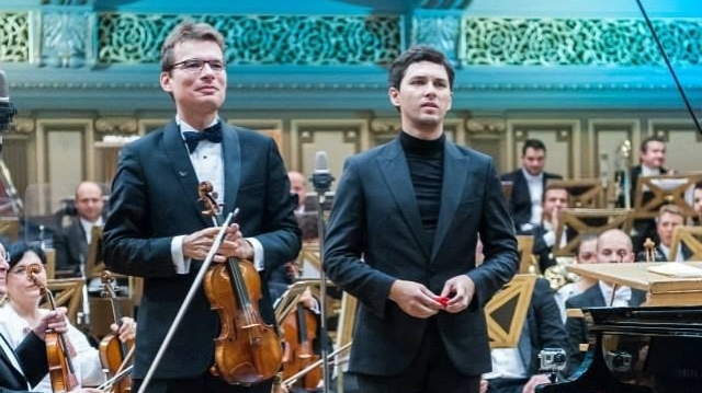 Alexandru Tomescu şi Eduard Kunz continuă Turneul Naţional Stradivarius