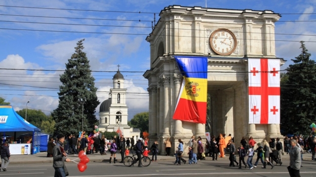 Caravana „Moldova spre Europa”, o producţie TVR Cluj, transmite de la Chişinău
