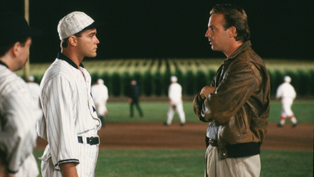 Film de Oscar: Terenul de baseball (FIELD OF DREAMS – producţie SUA, 1989)
