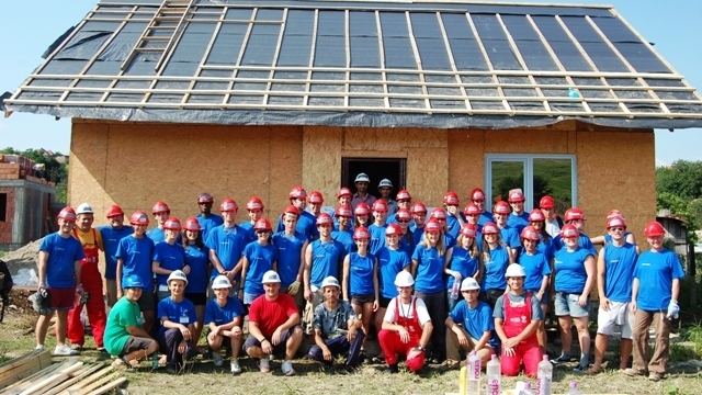 La 15 ani de activitate, Habitat pentru Umanitate Cluj construieşte 15 case