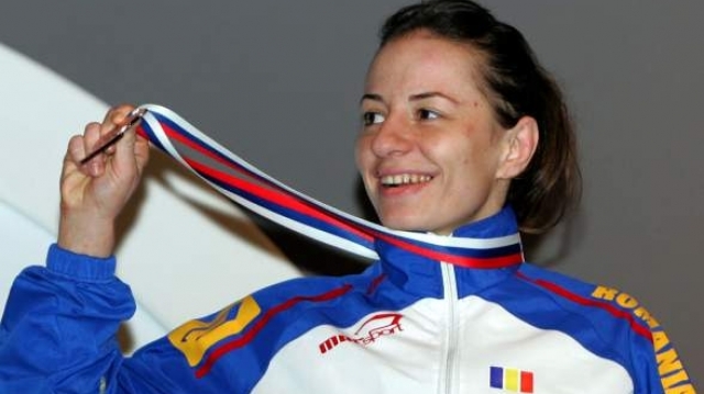 Luptătoarea Ana Maria Pavăl îşi aduce medaliile în studioul TVR Cluj