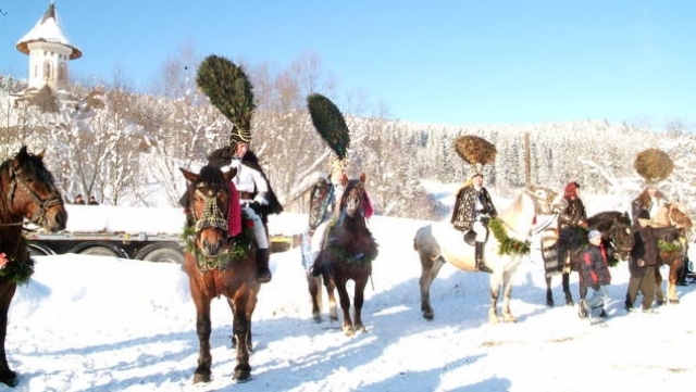 Sâmbătă facem un popas folcloric pe valea Cernei 