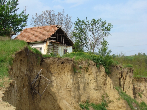 Despre „orfanii migrației” şi potopul de la Rătești - la „DOSAR ROMÂNIA”