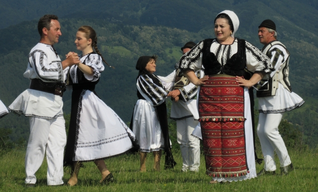 Cântecele românilor răsună sâmbătă la „Popasuri folclorice”