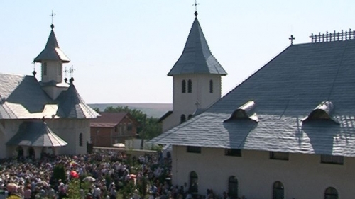 Universul credinţei: Sfințirea Bisericii Mănăstirii Eșanca din Botoșani