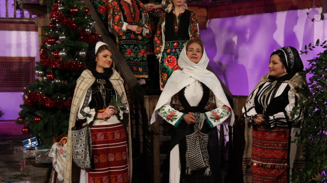 Urările şi colindele satelor româneşti se aud la „Popasuri folclorice”