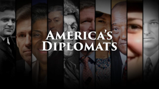 Kathleen Turner ne spune povestea „Diplomaţilor Americii”