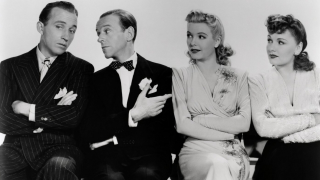 Bing Crosby şi Fred Astaire cântă „White Christmas”, la TVR 2 şi TVR 3