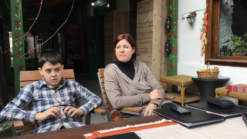 „Dosar România”: Irina Păcurariu ne prezintă „Copiii care nu ştiu să mintă”  