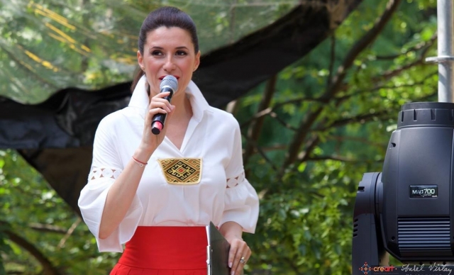 Iuliana Tudor prezintă „Muzici şi Tradiţii în Cişmigiu”, la TVR 1