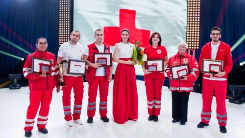 Iuliana Tudor a prezentat Gala Crucea Roşie la TVR 1 