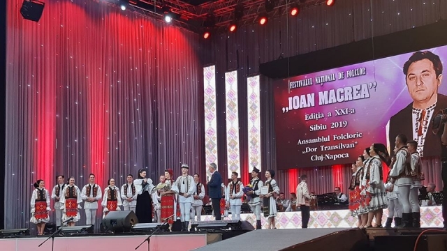 Ansambluri emblemă ale folclorului românesc, la Festivalul „Ioan Macrea” | VIDEO