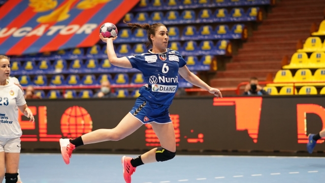 Handbal feminin şi volei masculin, în direct la TVR 