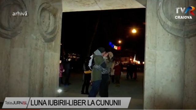 În luna iubirii, liber la cununii lângă Poarta Sărutului din Târgu Jiu | VIDEO