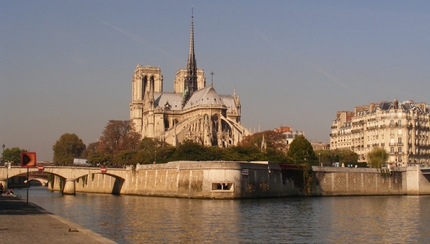 (w882) Notre-Dame