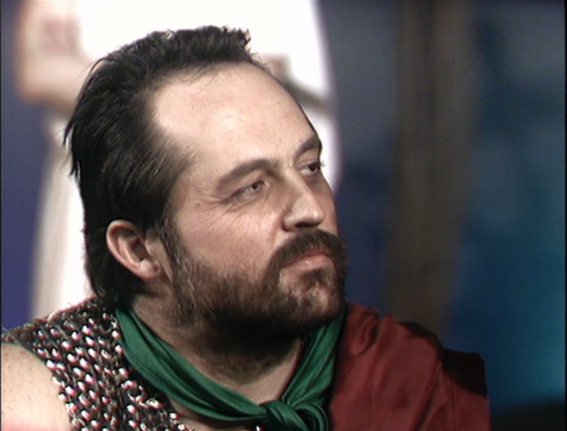 CEZAR MĂSCĂRICIUL PIRAȚILOR Liviu Timuș