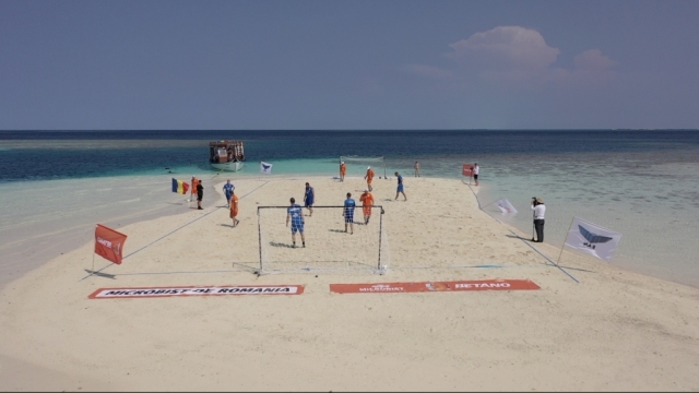 Fotbal în mijlocul oceanului, la „Microbist de România”!