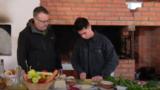 România în bucate: Reţete vâlcene la Baia de Fier | VIDEO