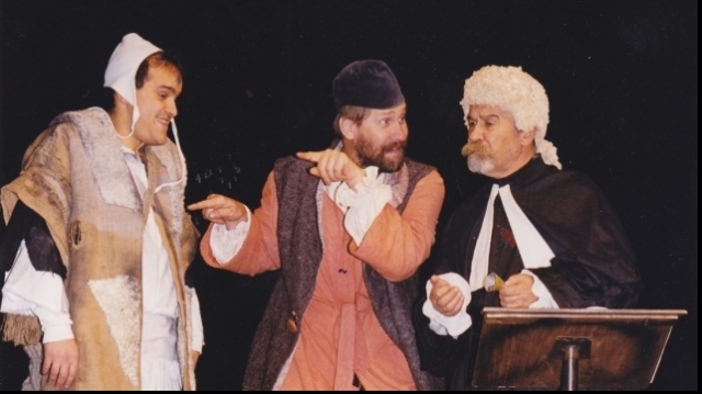 La TVR 1, copiii au locuri în faţă la teatru! 