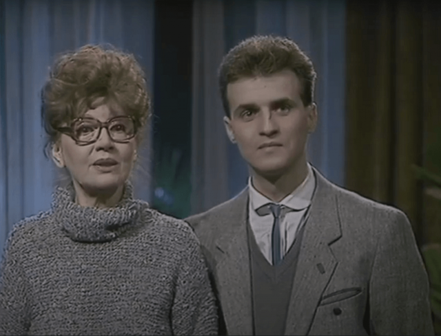 FATA CARE A DESCHIS TOATE FERESTRELE - Carmen Stănescu Dan Bădărău