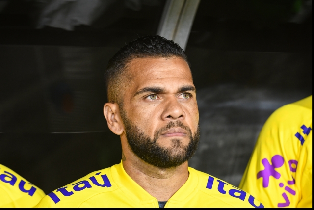 Dani Alves plasat în arest preventiv. Brazilianul a fost dat afară de la UNAM