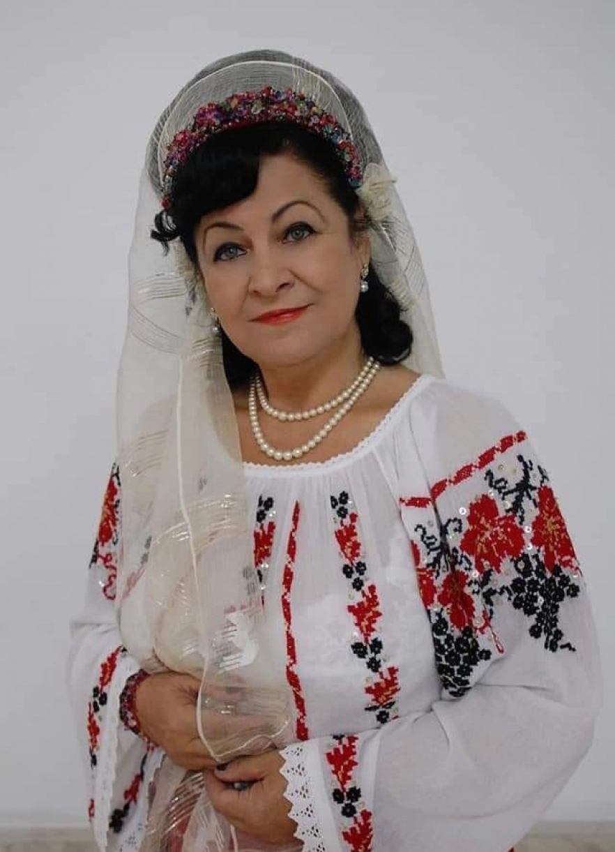 (w882) Elena Chir