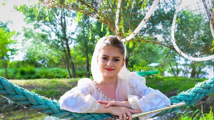 (w882) Madalina A