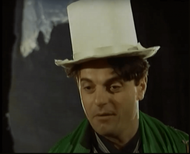TOTUL E UN JOC - Mircea Rusu