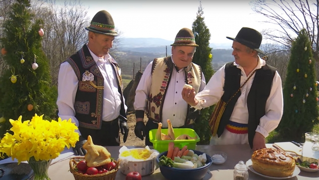 România în bucate: Paștele catolic sărbătorit în comunitatea croaților din Rafnic | VIDEO