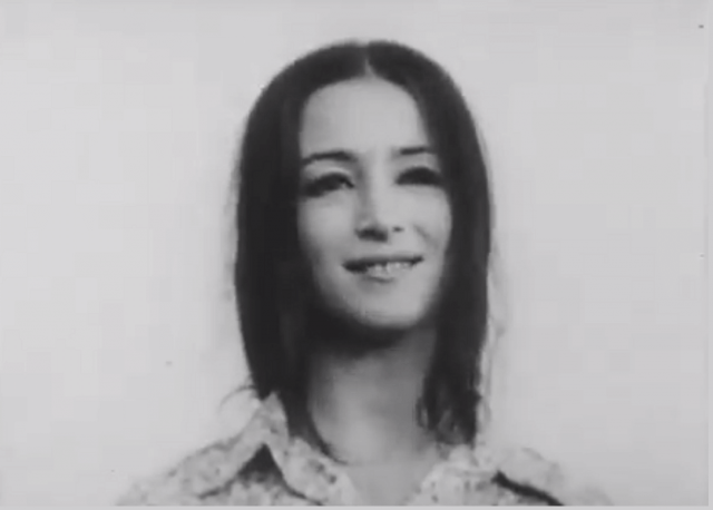 NU SUNT TURNUL EIFEL - Monica Ghiuță