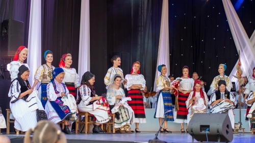 Iuliana Tudor prezintă „Miracolul tradiţiilor româneşti”, spectacolul Junilor Sibiului la FITS