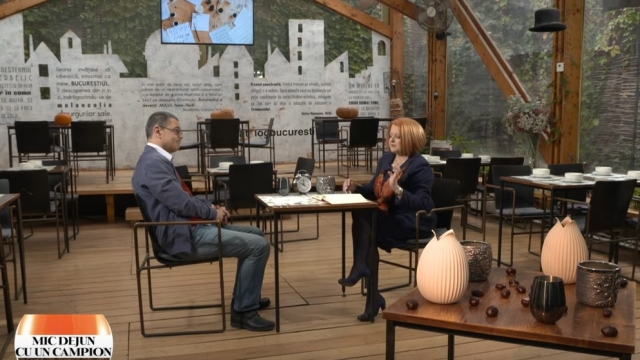 Ediție de colecție ”Mic dejun cu un campion” la TVR Cultural: Criticul literar Paul Cernat în dialog cu Daniela Zeca Buzura