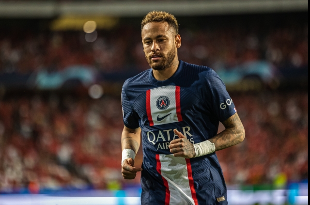 Neymar i-a informat pe șefii lui PSG că vrea să părăsească echipa în această vară