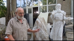 Regretatul sculptor Vlad Ciobanu, la „Biografii necesare”: Artistul trăieşte sub presiunea unei vocaţii | VIDEO 