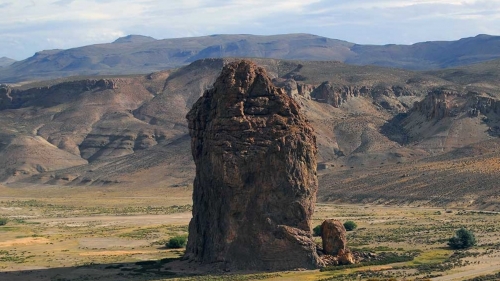 La Piedra Parada din Patagonia, cu „Teleenciclopedia