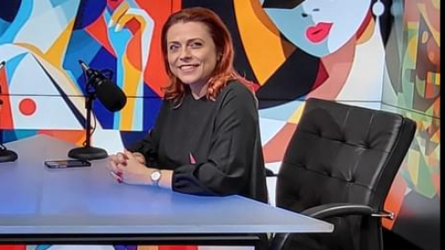 Andreea Soare, creatoarea seriei „Bubu și anotimpurile”, și Oana Drăgulinescu, inițiatoarea Muzeului Abandonului, la podcasturile „ArtELE”, în 2 și 3 martie 