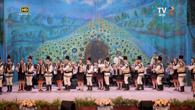 Festivalul Naţional de Folclor “Pe obcina neamului”, ediţia a V-a | VIDEO