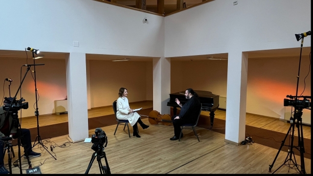 Artistul Adrian Naidin, la „Interviurile TVR Cultural”: Întâlnirea cu muzica a fost absolut fascinantă şi, în acelaşi timp, plină de groază 