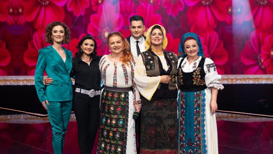 Folclor vs. music-hall, la „Drag de România mea!”