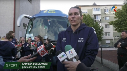 Handbalistele de la CSM, primite cu fast la Slatina | VIDEO