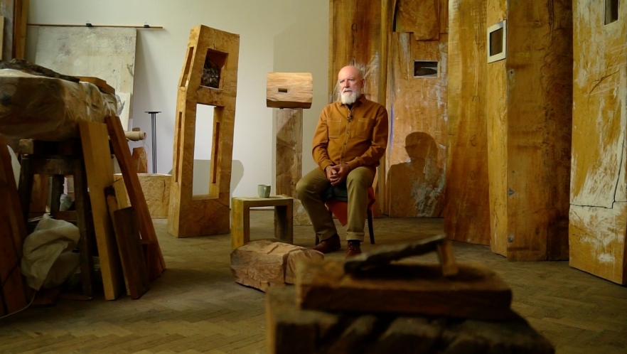 Sculptorul Laurențiu Mogoșanu, la „Biografii necesare”: „Eu Îl mărturisesc pe Hristos şi asta se vede în arta mea” | VIDEO