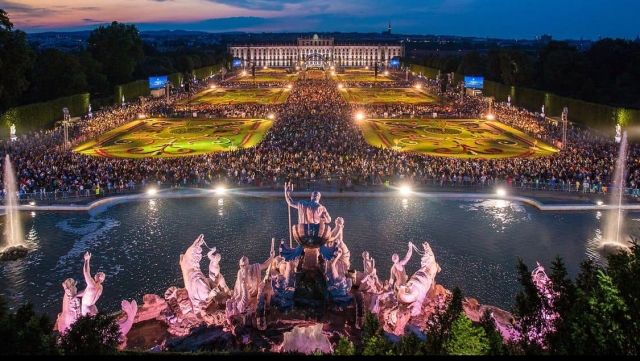 Seară magică la TVR Cultural: „Concertul unei nopți de vară” al Filarmonicii de la Viena, susținut la Palatul Schönbrunn, în 29 iunie