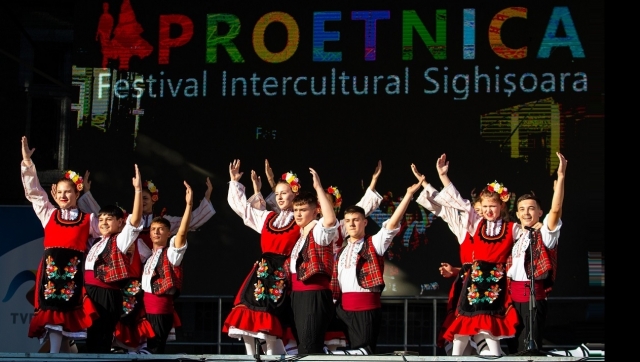 20 de etnii s-au întâlnit pentru a 20-a oară la Festivalul ProEtnica de la Sighişoara