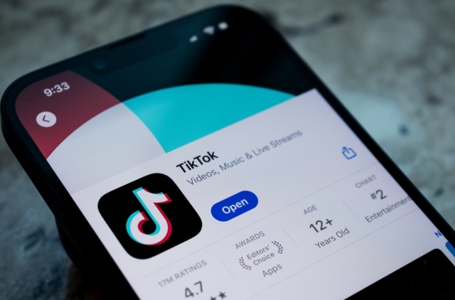 TikTok are o problemă uriașă: nazismul 