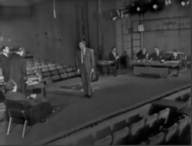 CAZUL OPPENHEIMER - scena 3.png