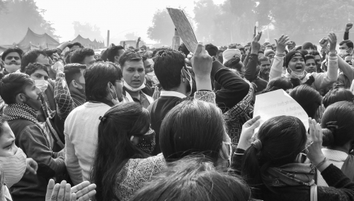 (w500) protest/ c