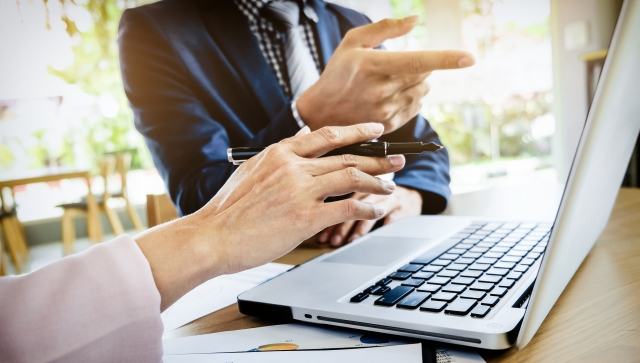 (P) Digitalizarea serviciilor financiare: Cum te poate ajuta un site modern să atragi clienți