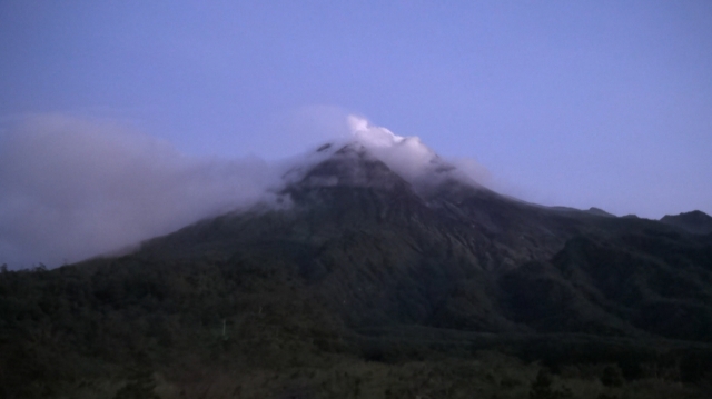 Cap Compas: Copiii vulcanului Merapi