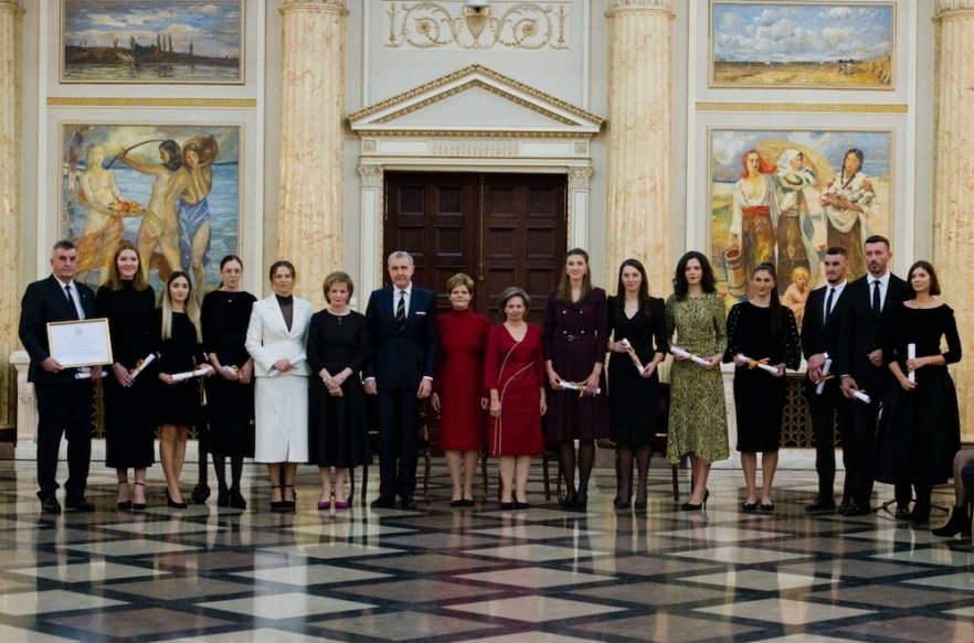 (w882) Ora Regelu