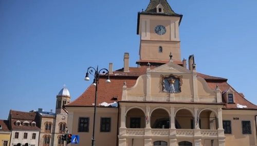 Brașovul în trei acte: artă, stele și campioni